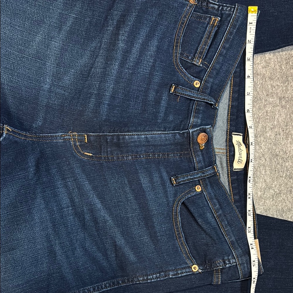 🔥 **Ultimate Style: Madewell 10" High-Rise Skinny Jeans** 🔥 - Picture 7 of 11